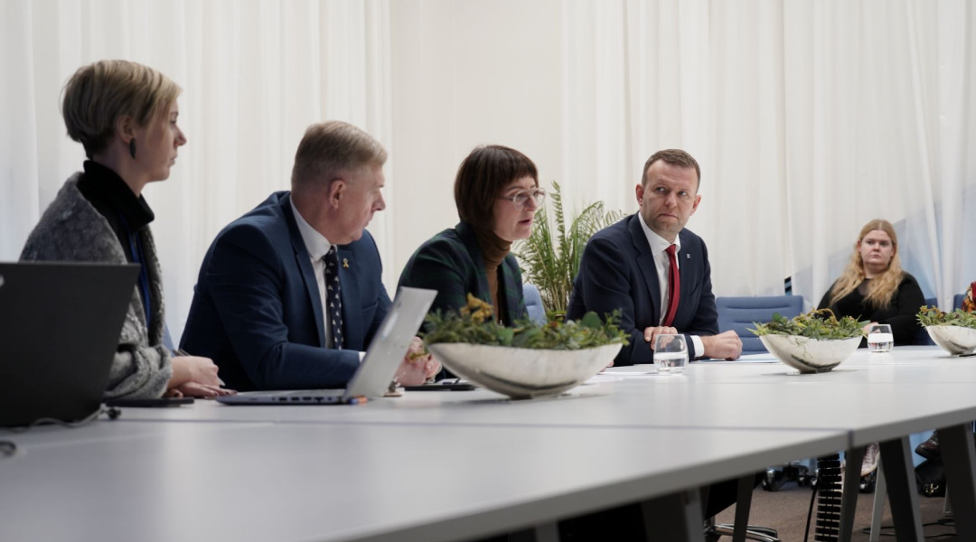 21. detsembril 2023 allkirjastasid siseminister Lauri Läänemets, justiitsminister Kalle Laanet, sotsiaalkaitseminister Signe Riisalo ja haridus- ja teadusminister Kristina Kallas kokkuleppe koos tegevuskavaga, kus on seatud lähisuhtevägivalla ennetamise eesmärgid ja tegevused. 